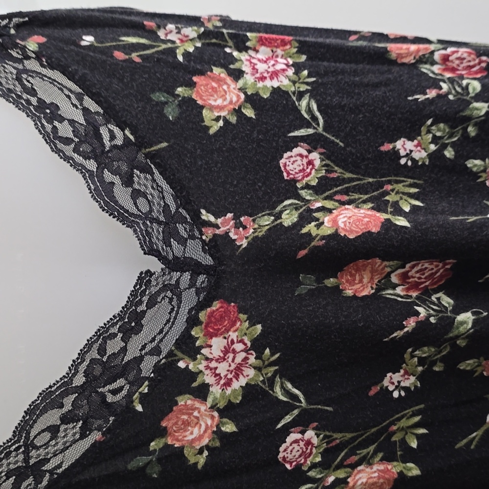 FOREVER 21 FLORAL TANK TOP‎ SIZE XL - Picture 2 of 8